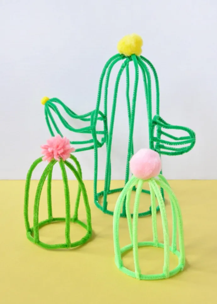 Easy Pipe Cleaner Flowers - Kid Friendly Things to Do