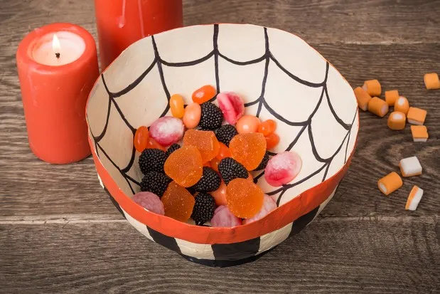 easy fall craft kids paper mache halloween candy bowls