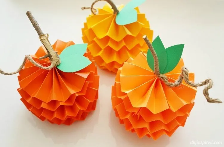 easy fall craft kids paper pumpkins