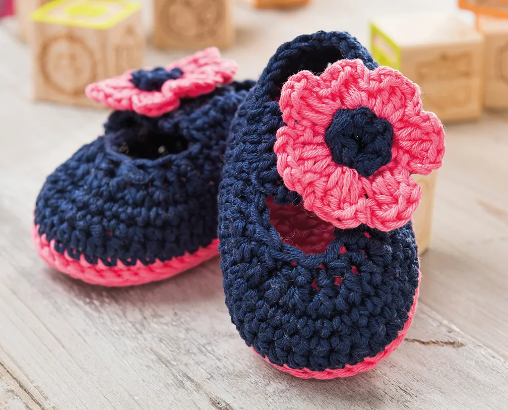 Free baby booties crochet pattern