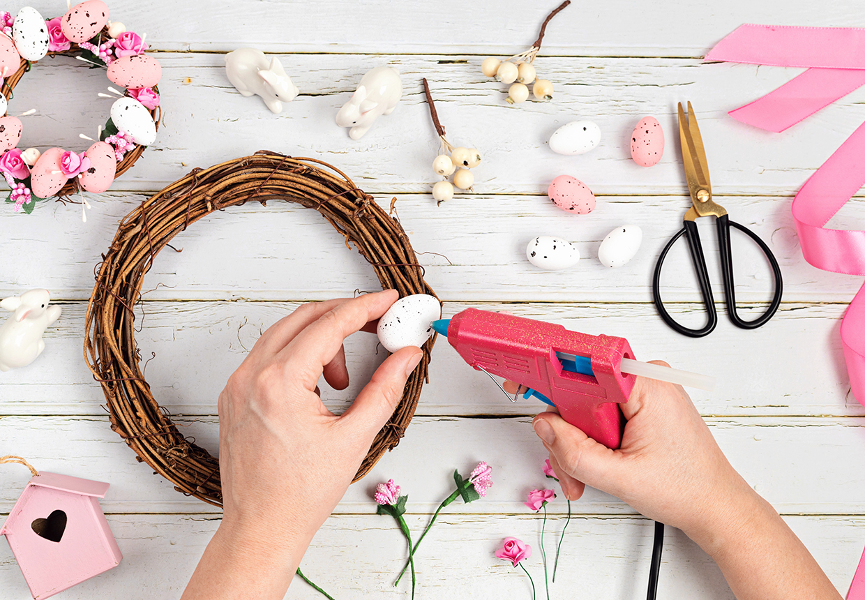 Make Your Own DIY Glue Gun Holder in 5 Easy Steps! - Craft projects for  every fan!