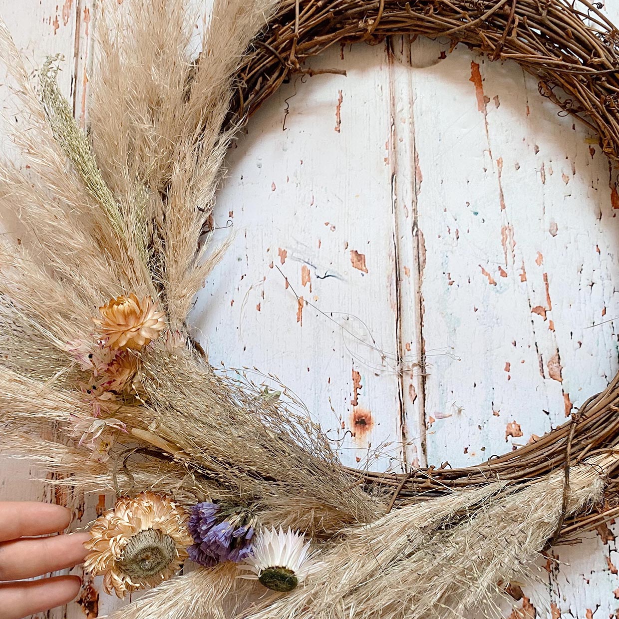 How to make a fall wreath – add dried flowers