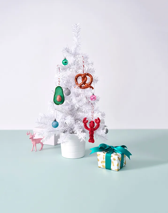 https://c02.purpledshub.com/uploads/sites/51/2021/08/How-to-make-air-dry-clay-Christmas-decorations-small-5717797.jpg?w=1029&webp=1