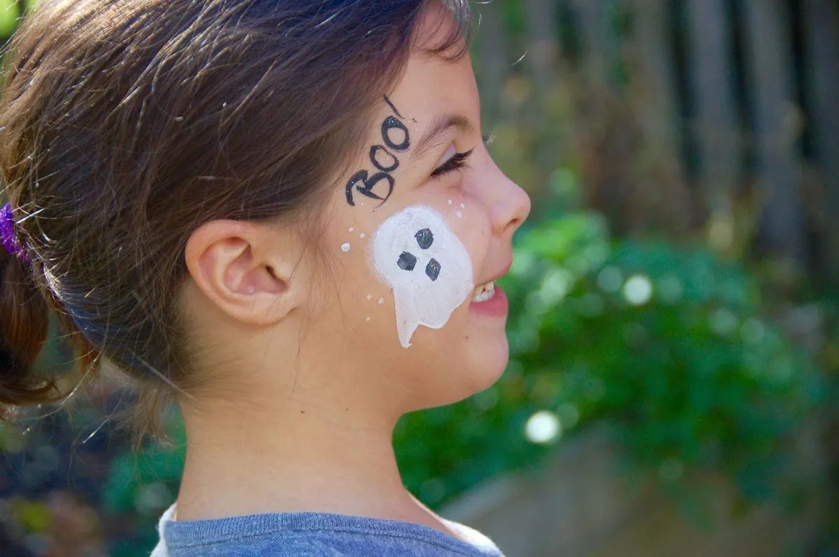 Mini ghost face paint easy Halloween face painting ideas