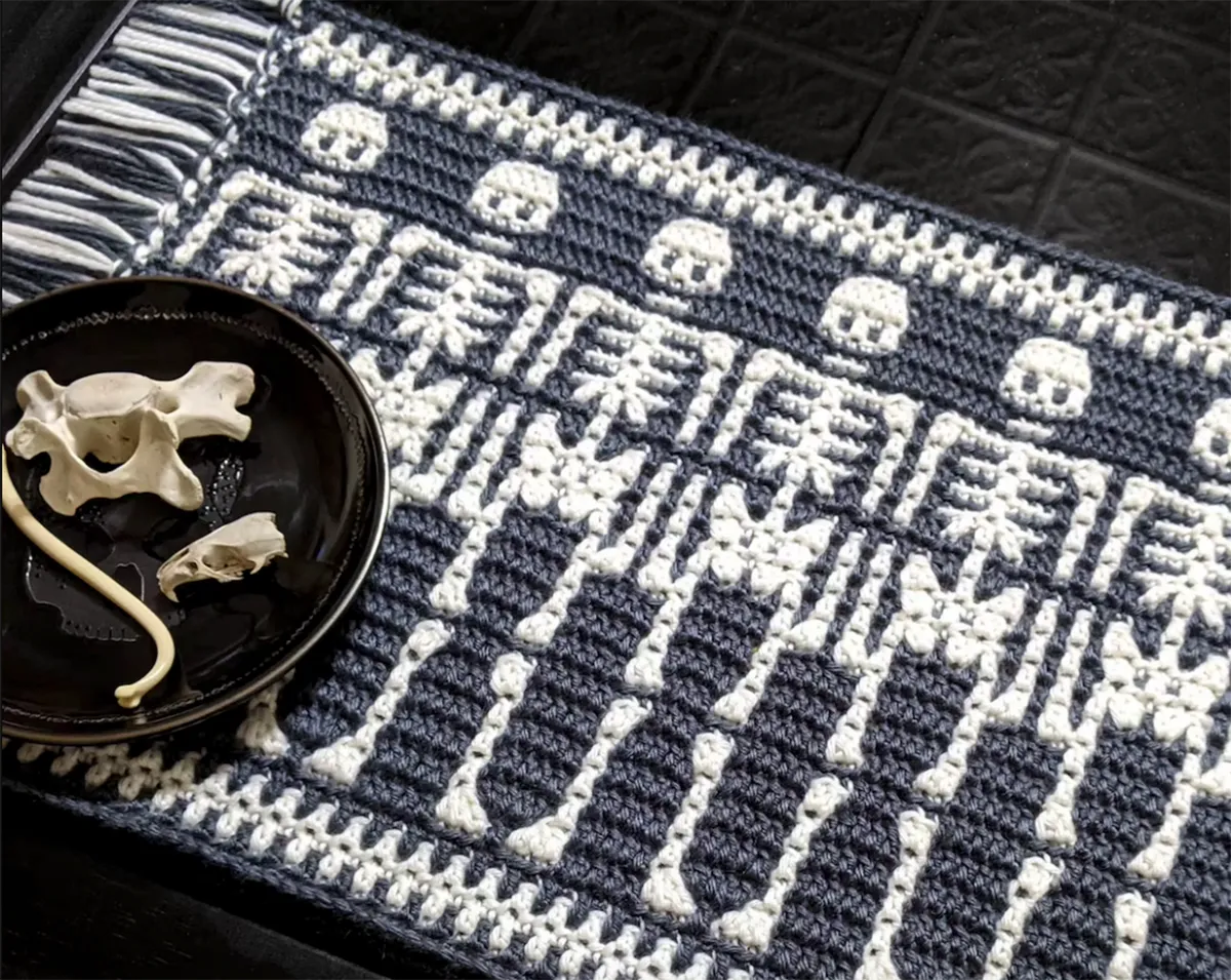 Mosaic skeleton crochet pattern
