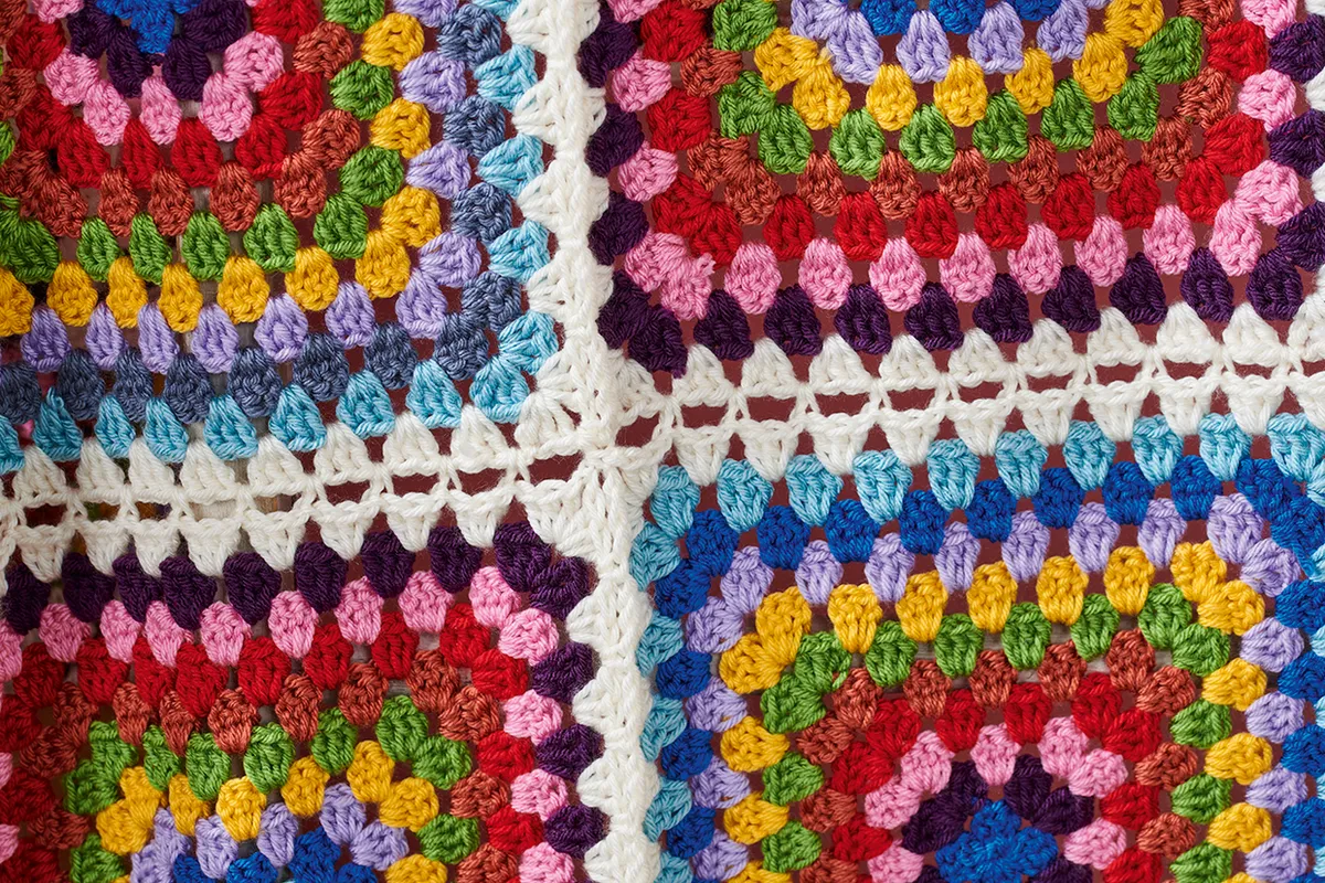 free-granny square blanket crochet pattern detail 01