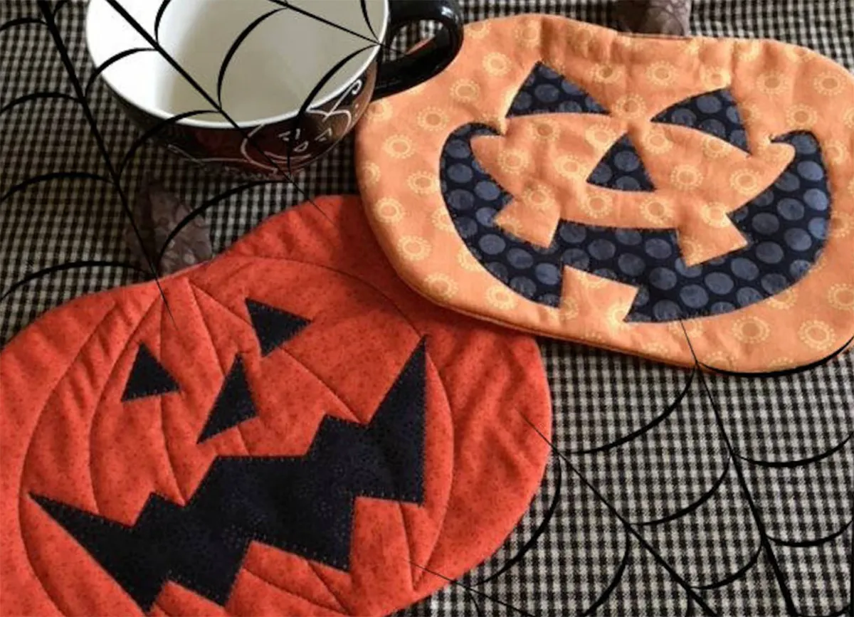 Halloween sewing patterns – pumpkin head mug mats