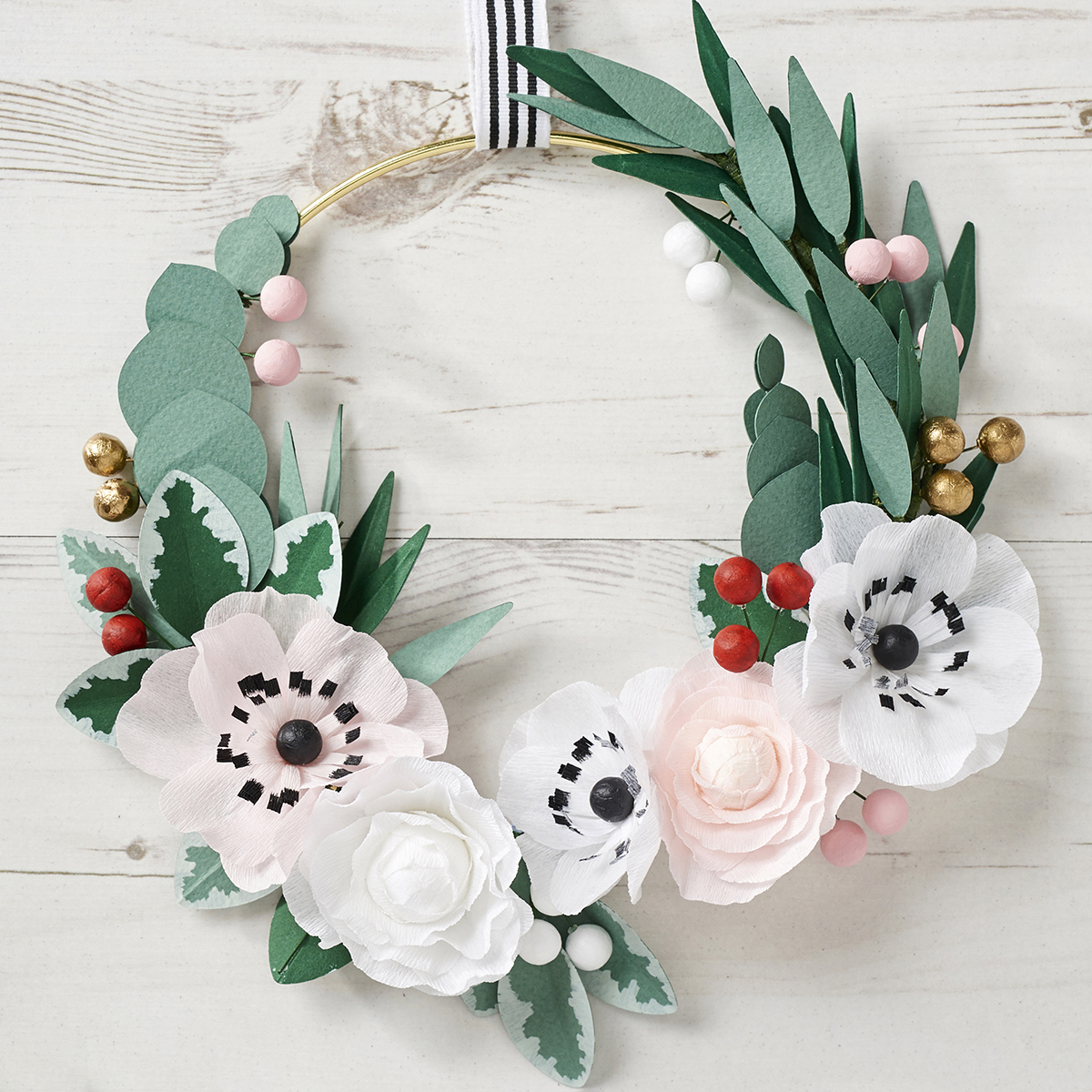 how to make a paper flower wreath square