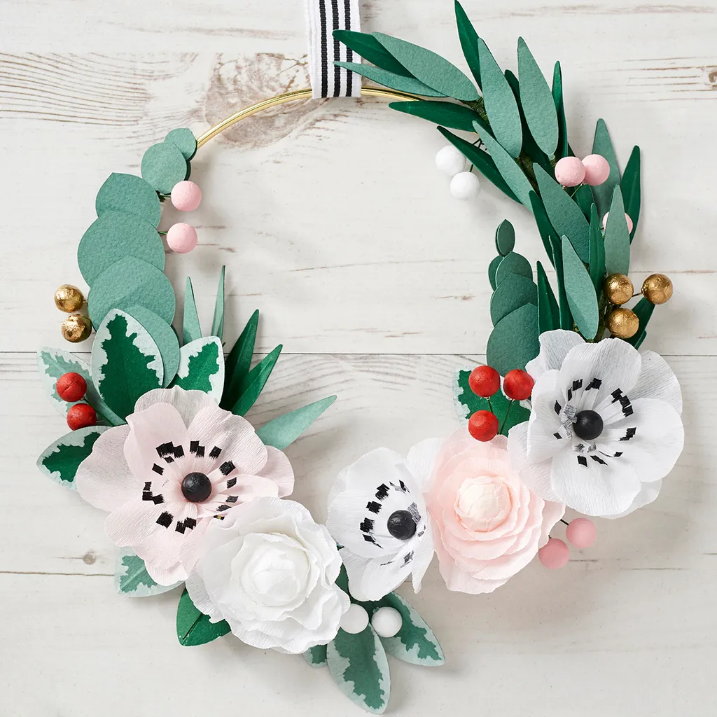 how to make a paper flower wreath square