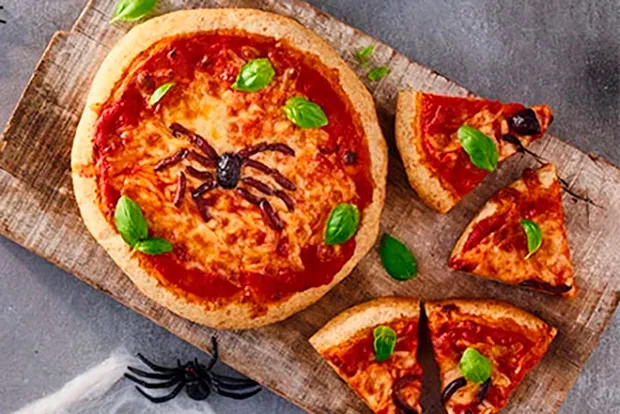 Halloween crafts for kids Healthy Halloween pizza
