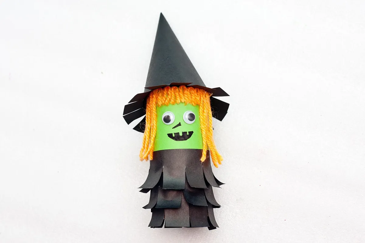 Halloween crafts for kids Toilet roll witch