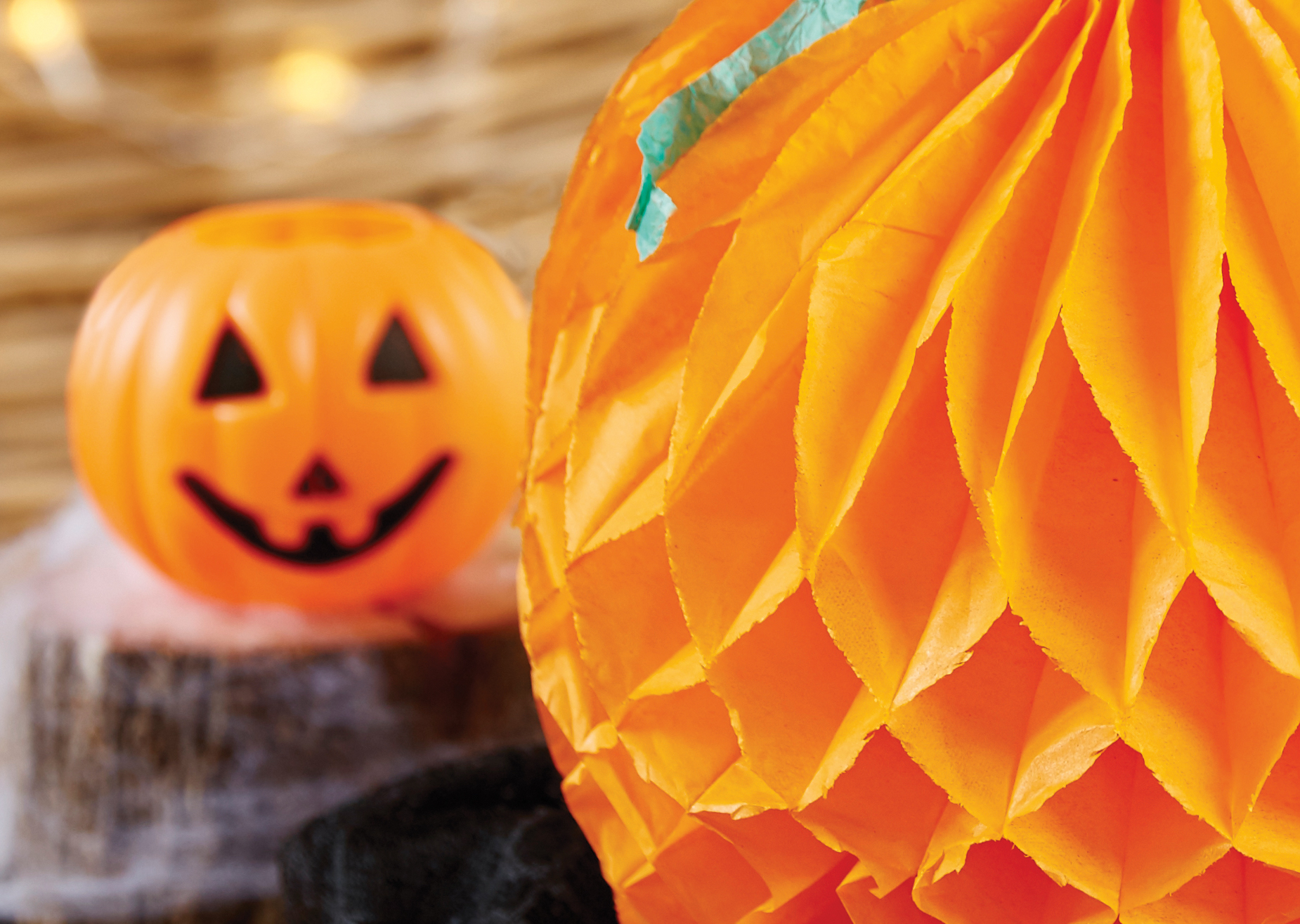 Honeycomb paper pumpkin – detail