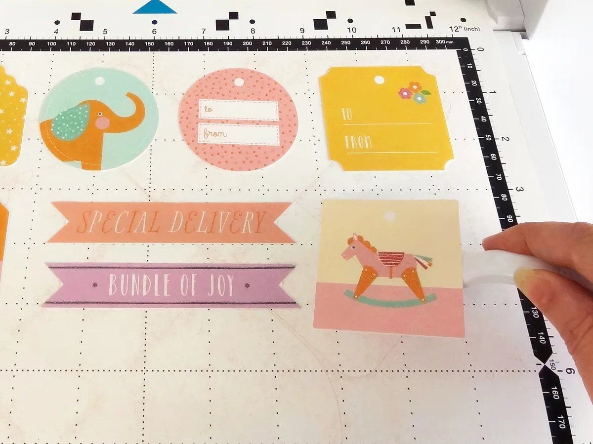 How to make fussy cut toppers with the ScanNCut