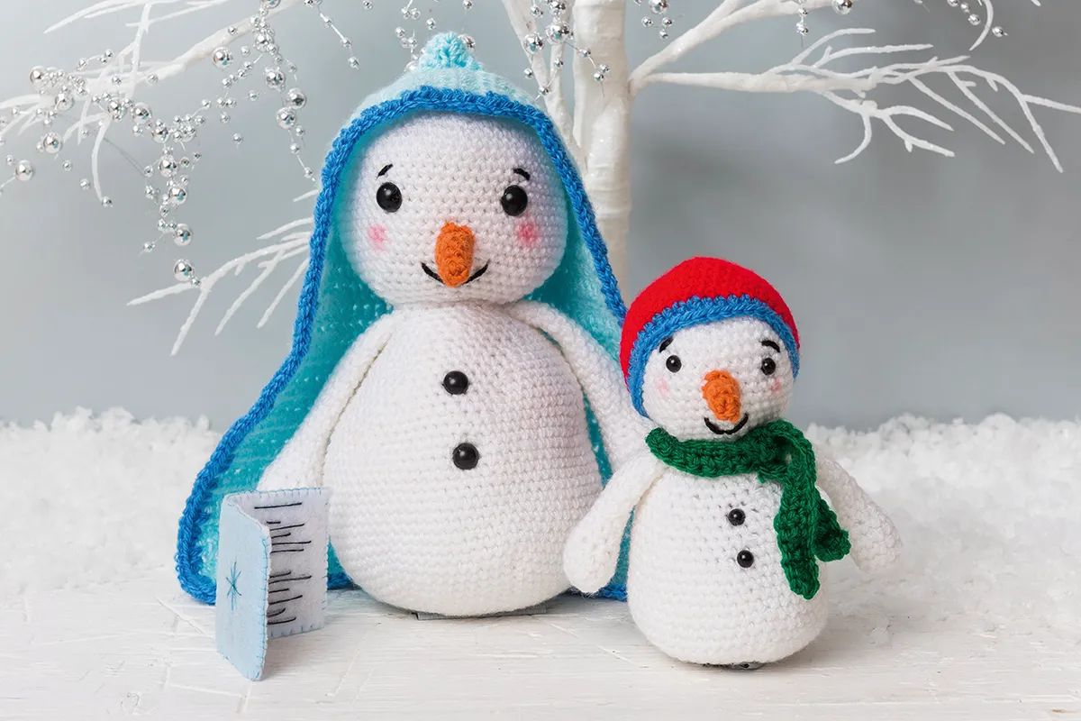 Free crochet amigurumi snowman pattern