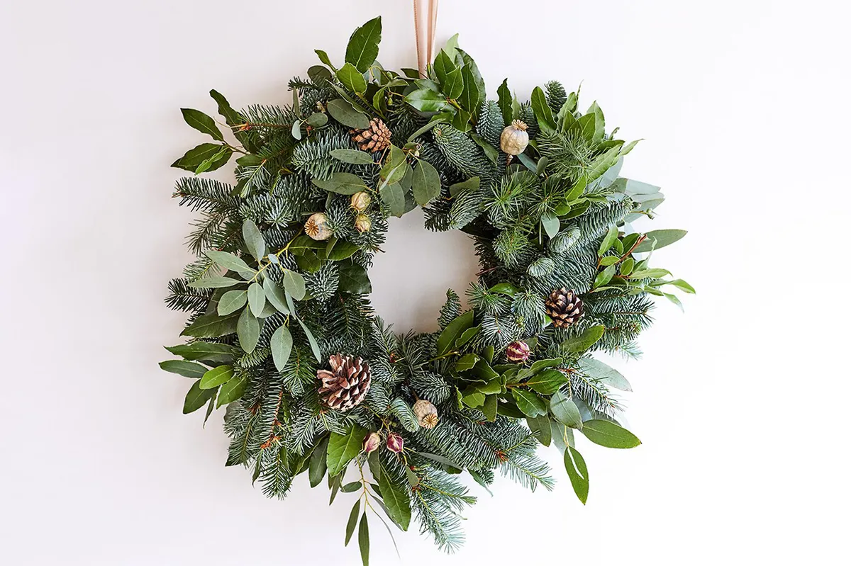 How-to-make-a-Christmas-wreath