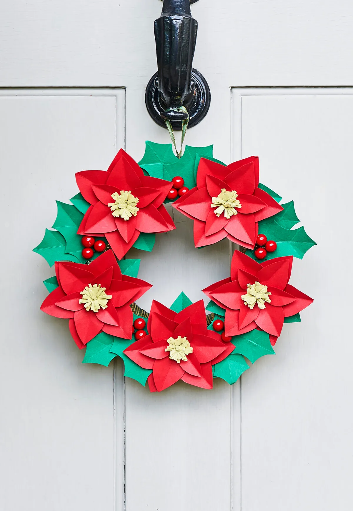 How to make a poinsettia wreath - portrait