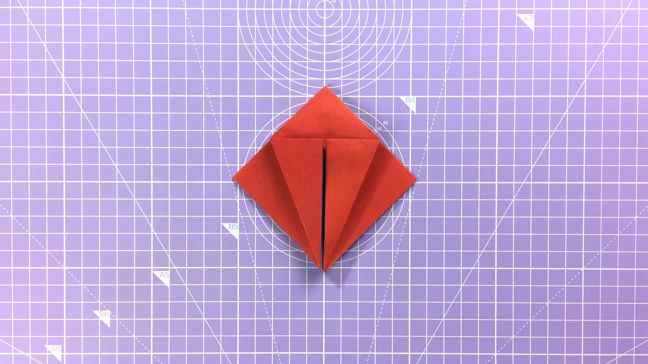 How to make an origami crane – step 5