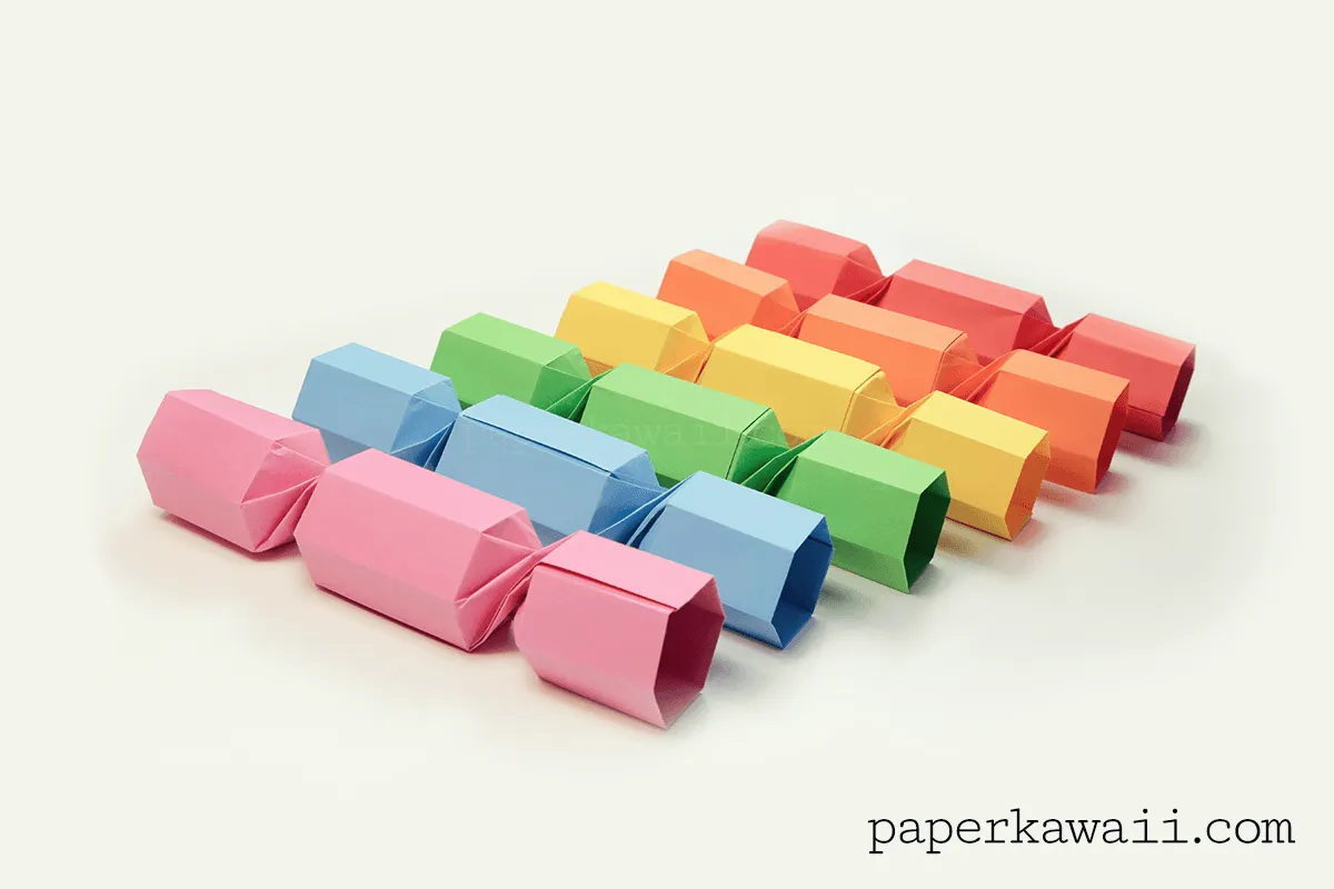 Origami Christmasa cracker by Paper Kawaii