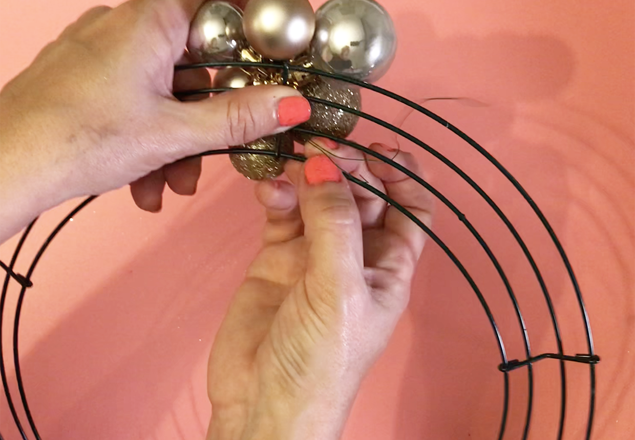 How to make a bauble wreath step 6