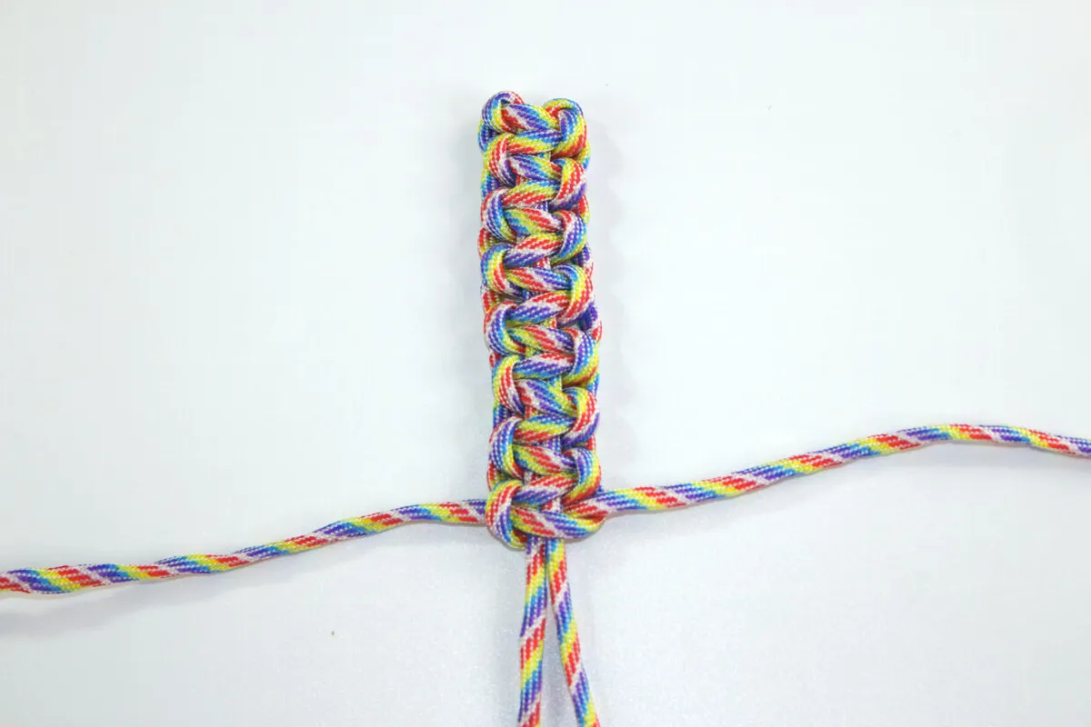 How to make a paracord bracelet without a buckle - step 9b