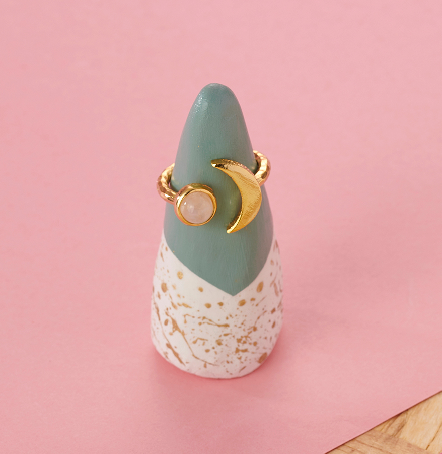 How to make a ring holder out of clay