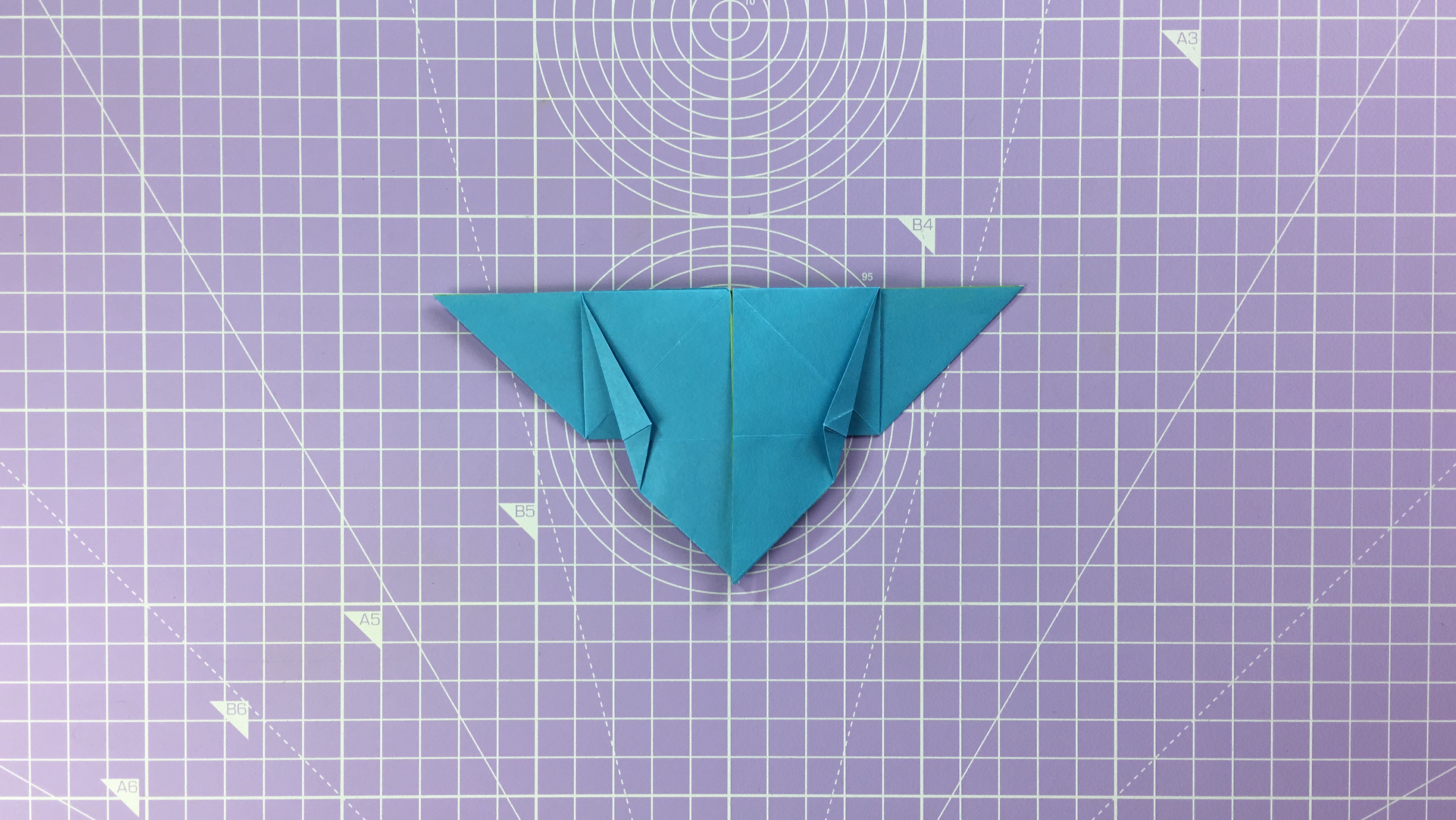 How to make an origami butterfly - step 13b