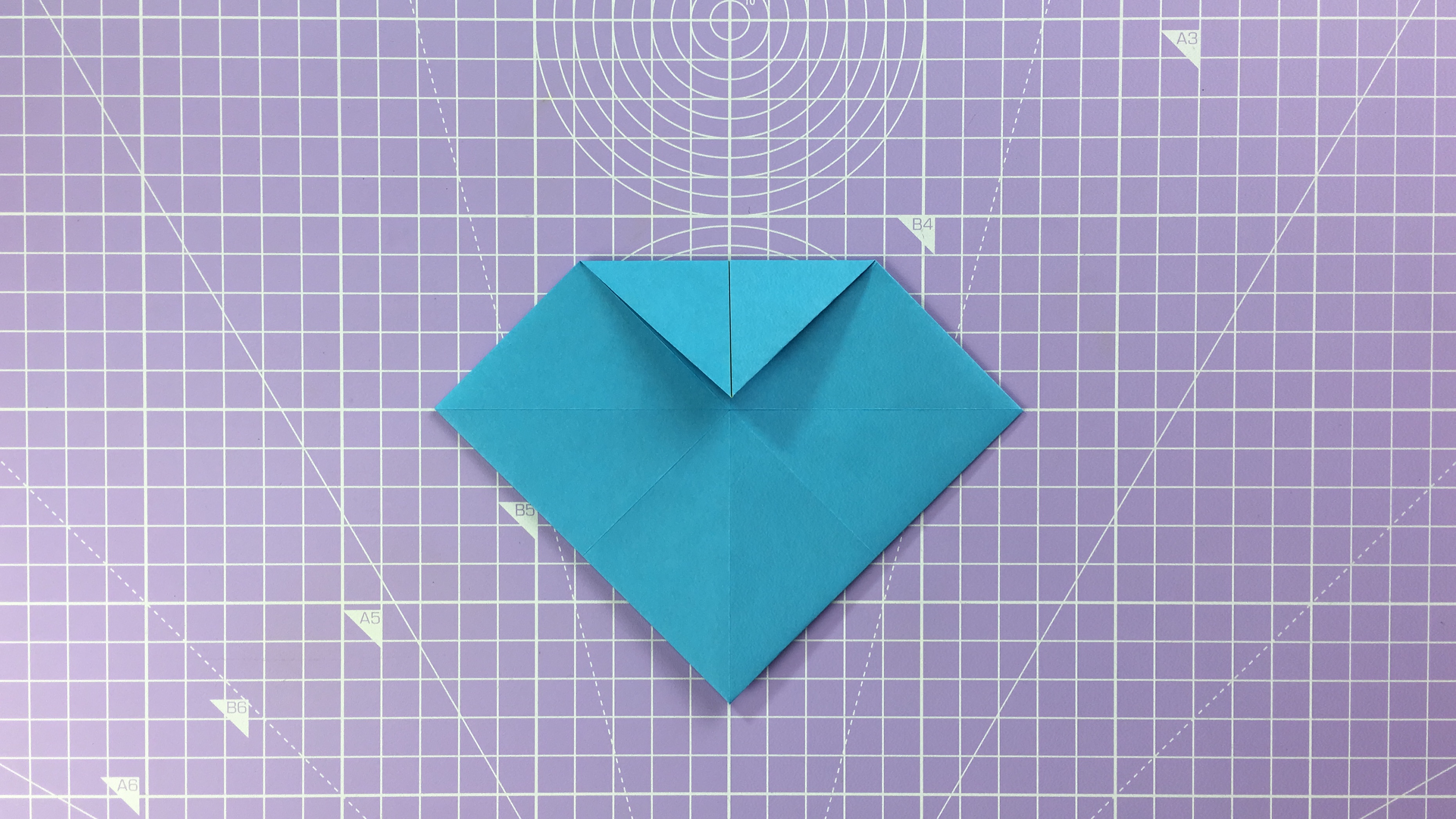 How to make an origami butterfly – step 5a