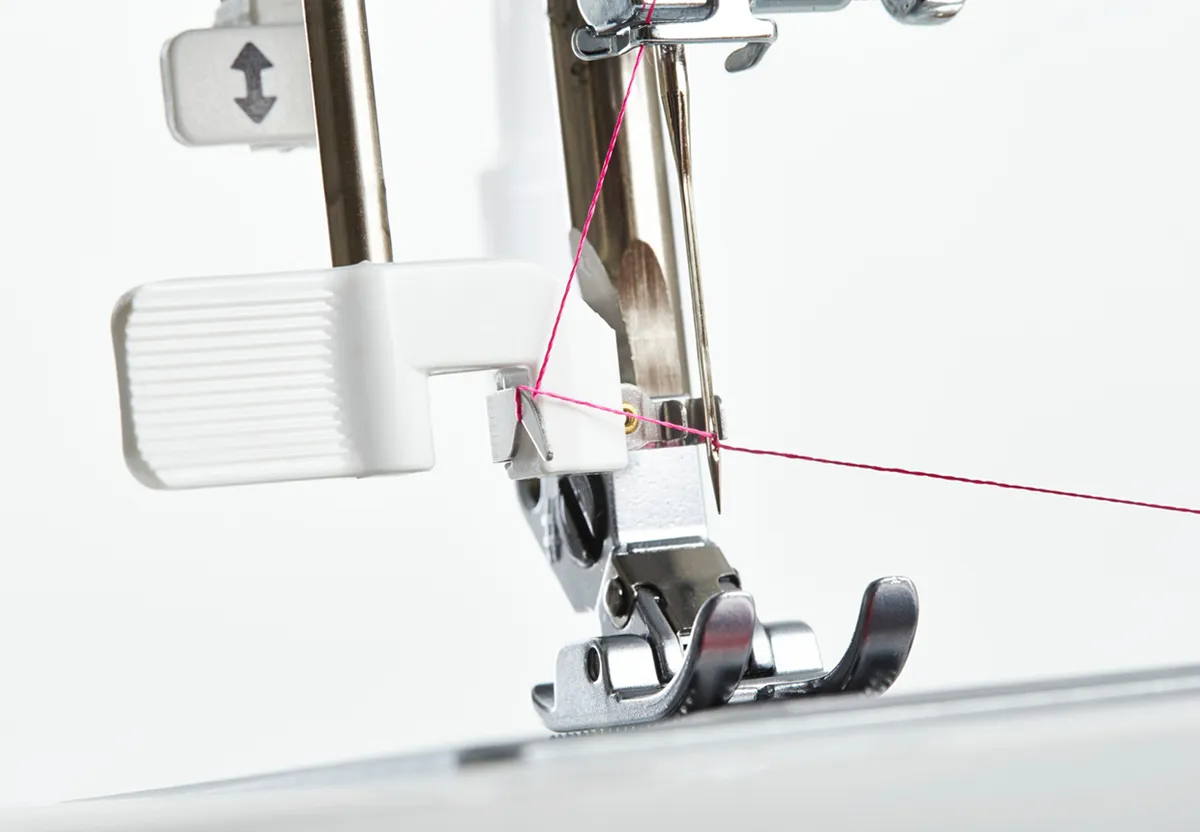 Pfaff Smarter 160S sewing machine needle threader