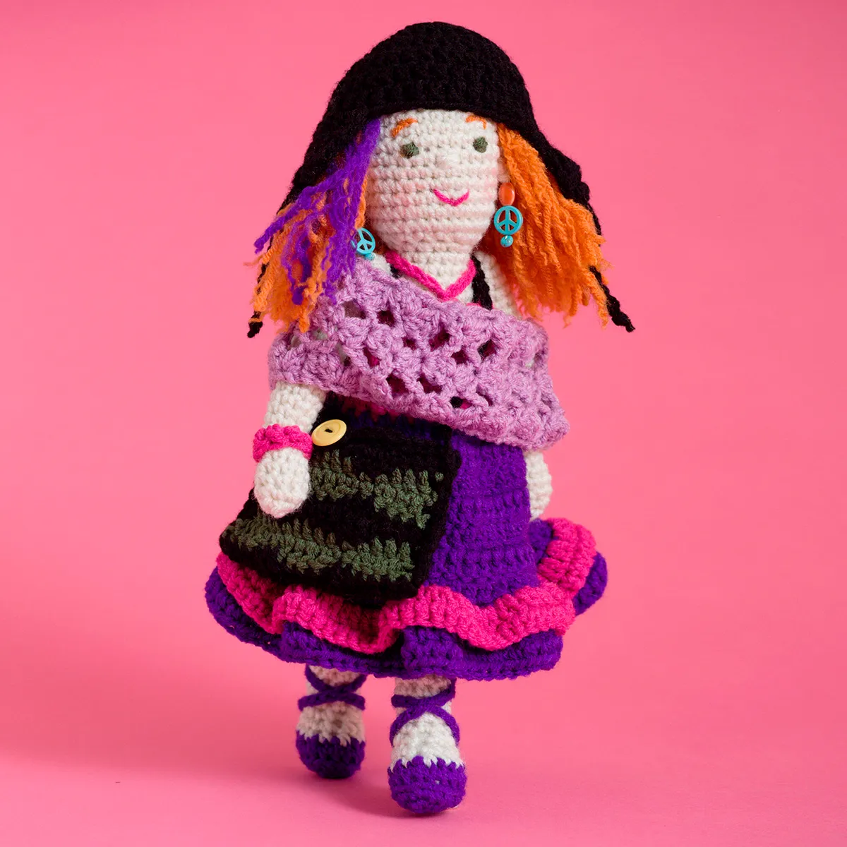 artistic Annie - free crochet doll pattern