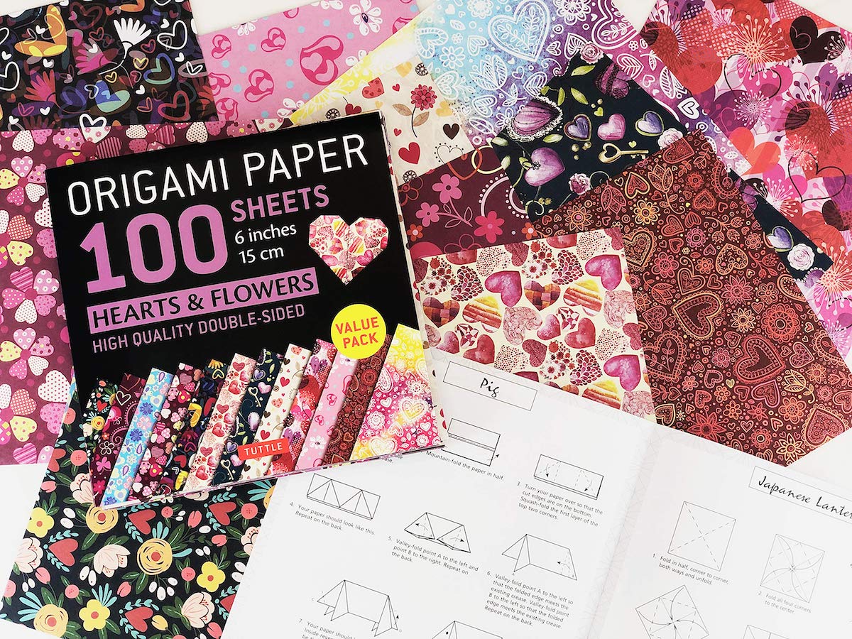 1 – Double-sided origami paper for Valentine’s Day origami, how to make an origami heart