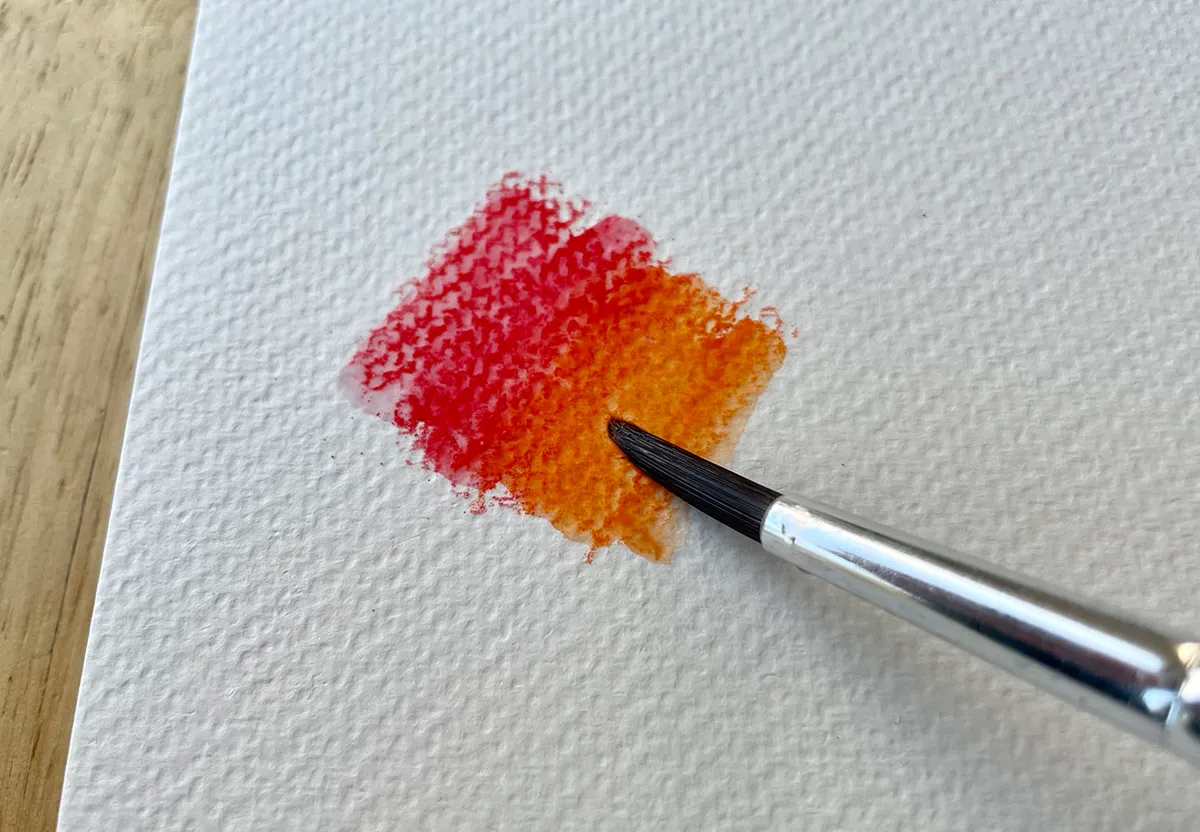Best watercolor pencils – blending two colours to create a gradient