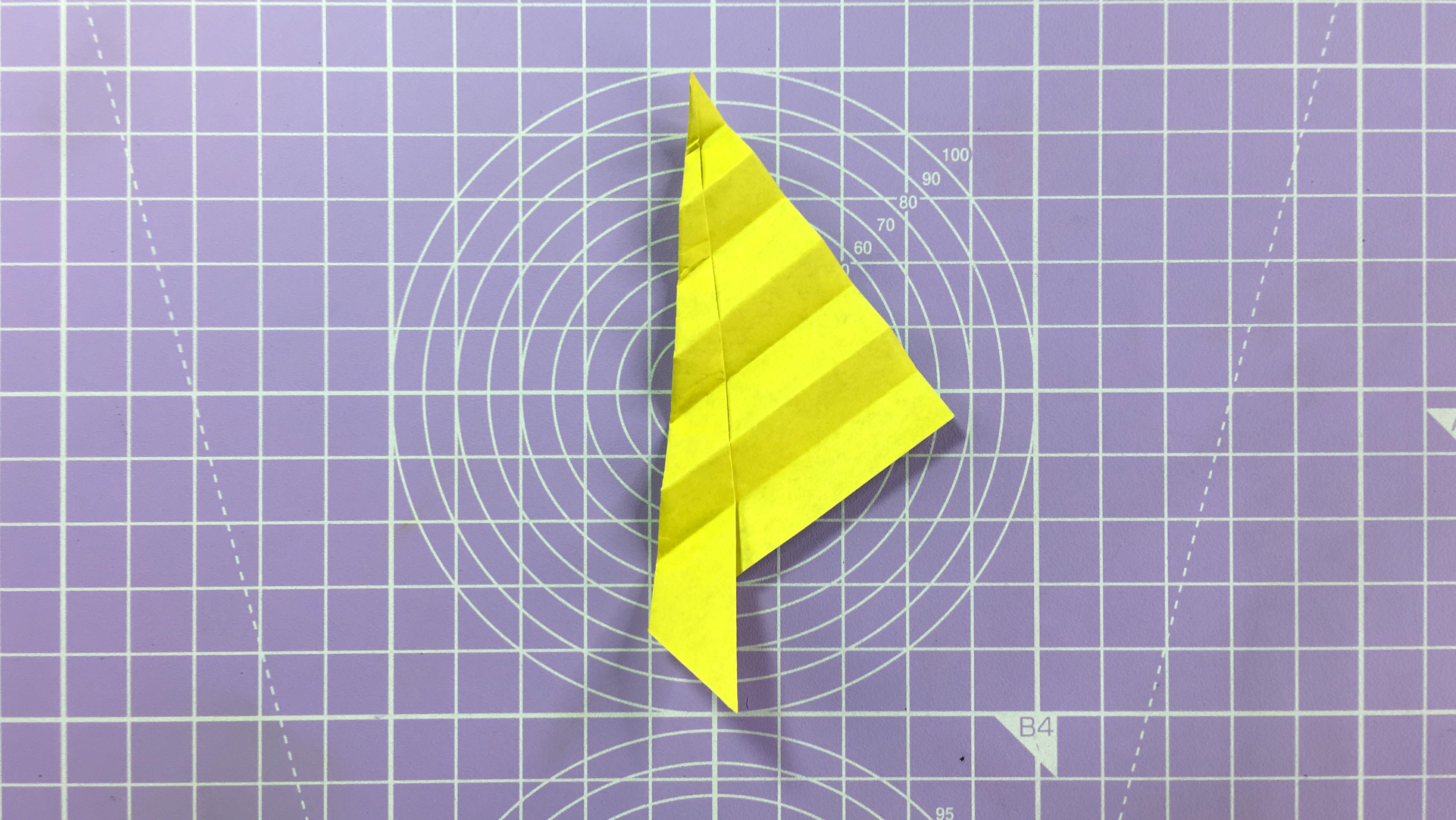 How to make an easy origami leaf - step 10