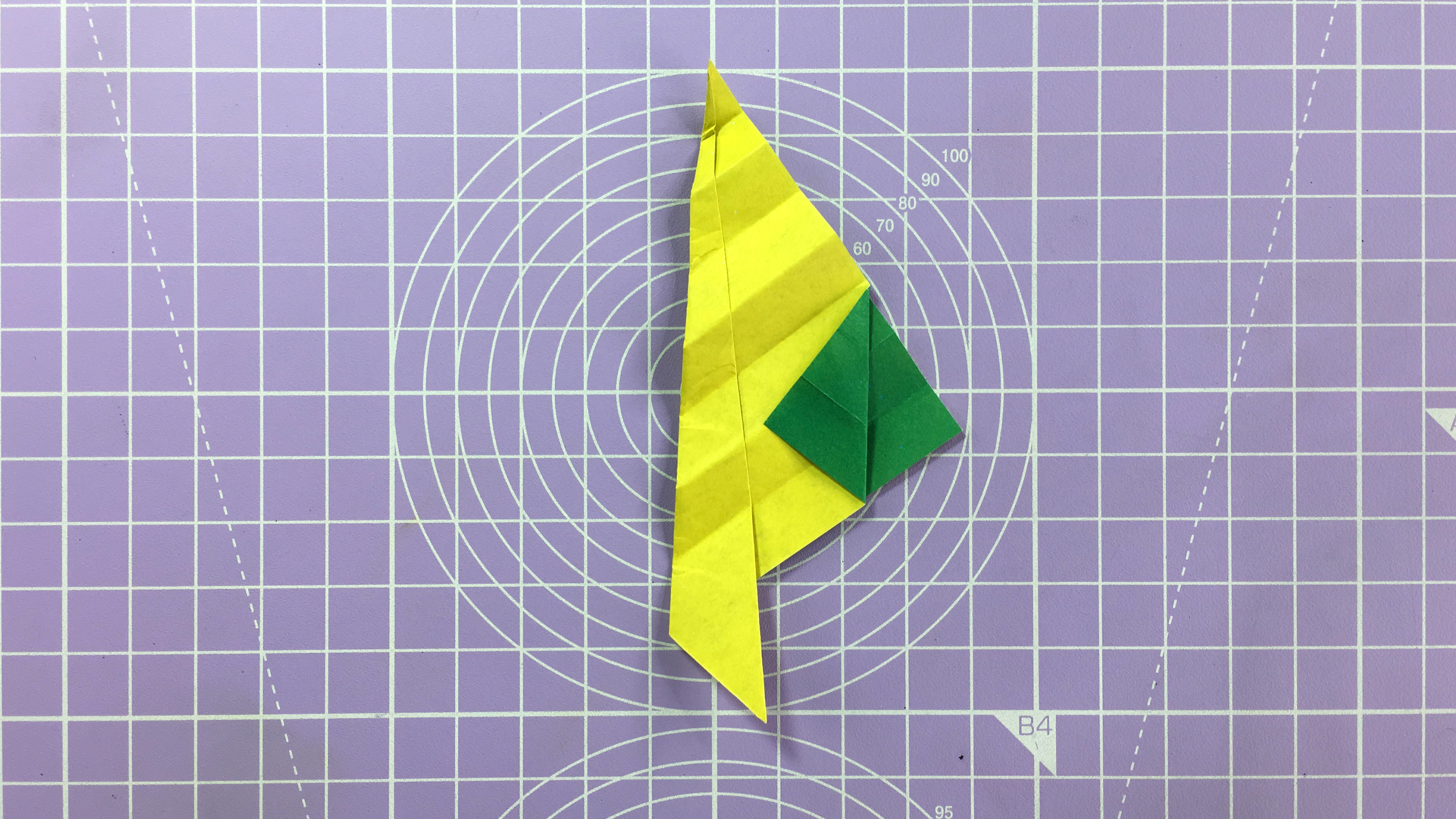 How to make an easy origami leaf - step 11