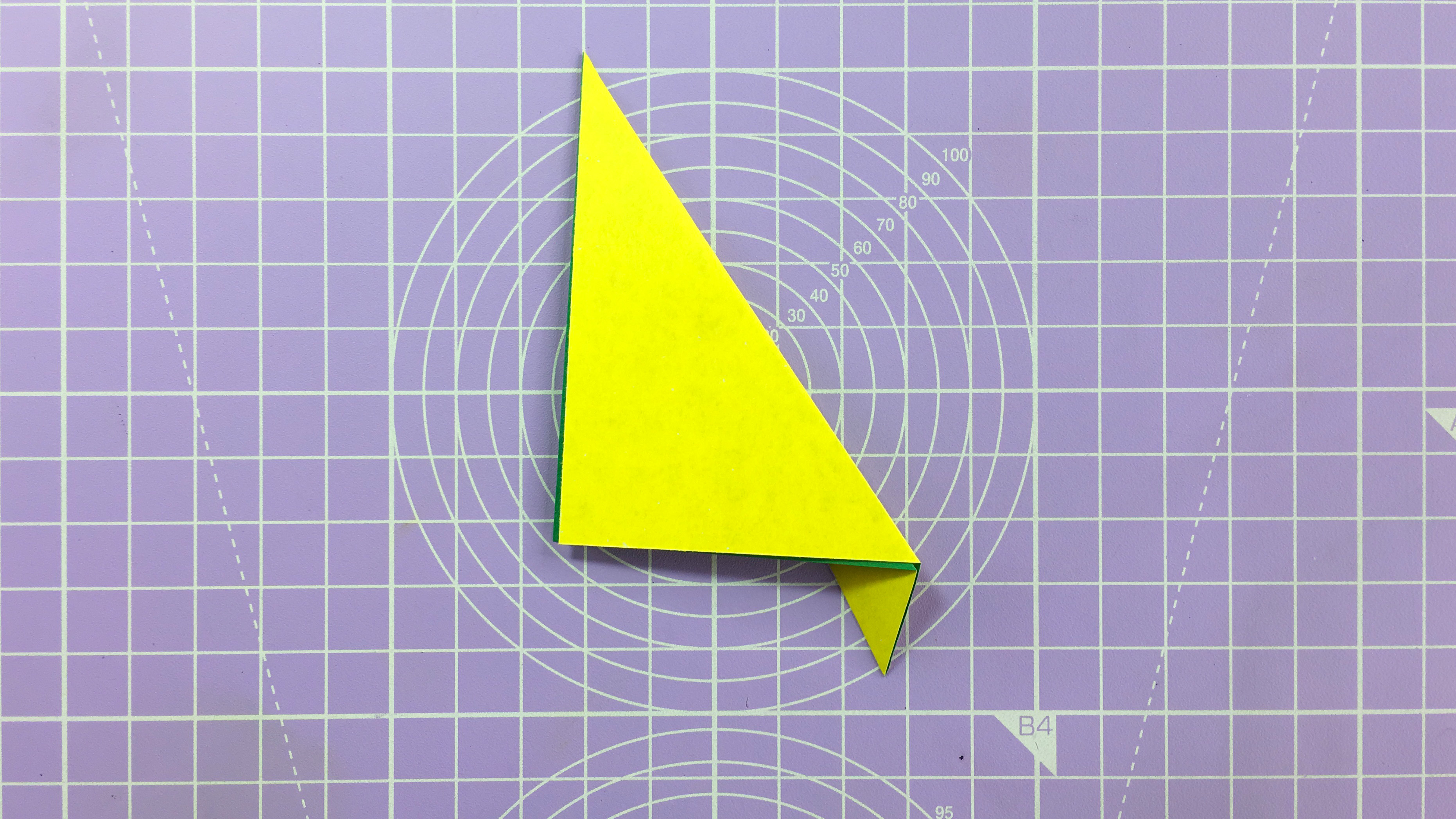 How to make an easy origami leaf - step 4a