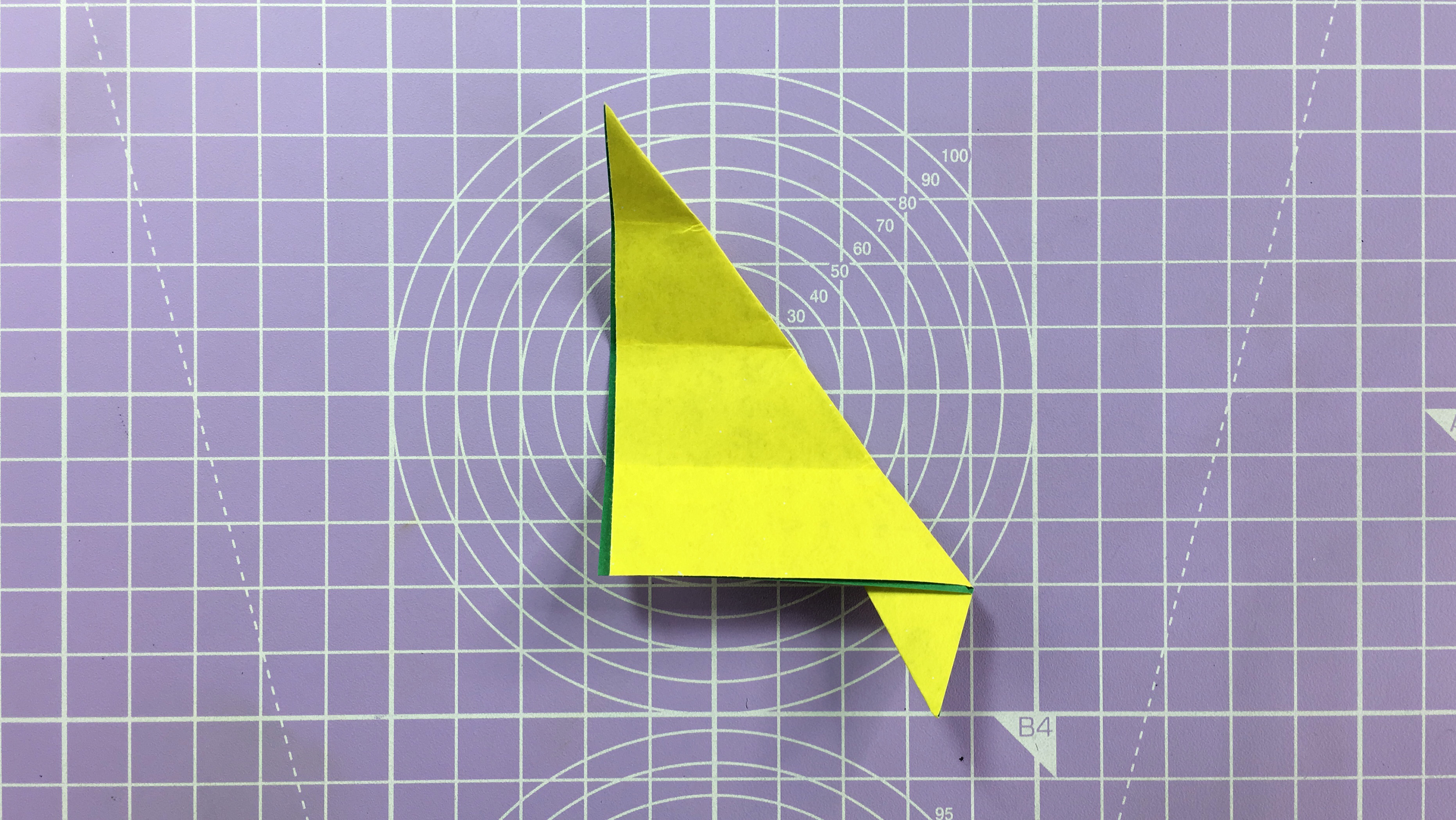 How to make an easy origami leaf - step 6b