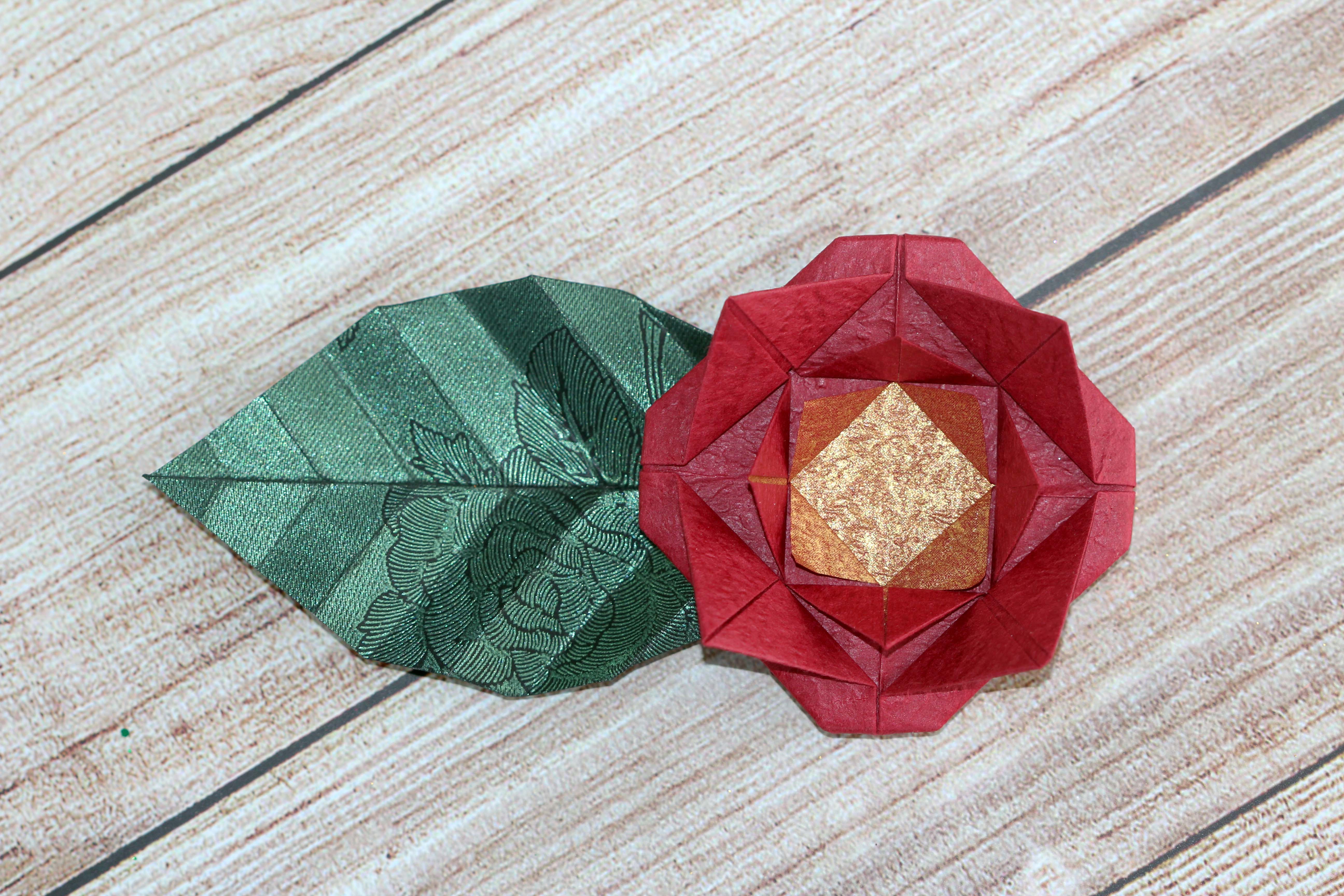 Photograph of the finished origami rose that you will learn to make in this article