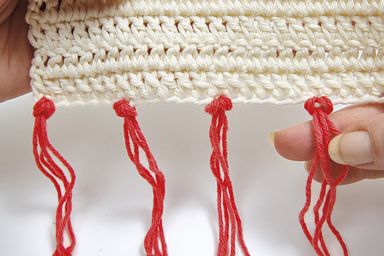 How to add a crochet fringe step 04