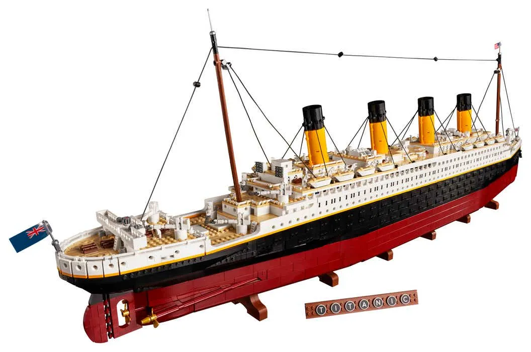 Lego Titanic set
