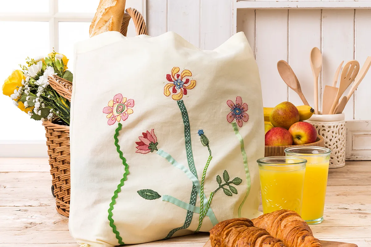 How to cross stitch on clothes and tote bags - Gathered