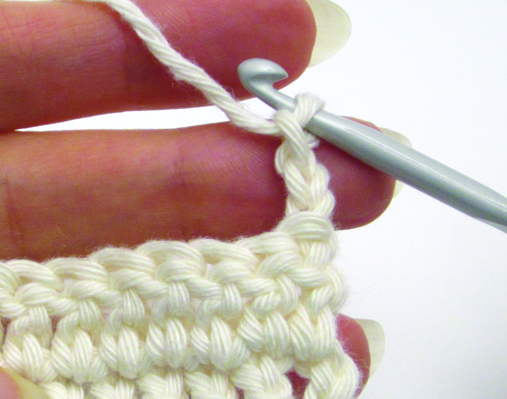 how to crochet half stitches - step 01