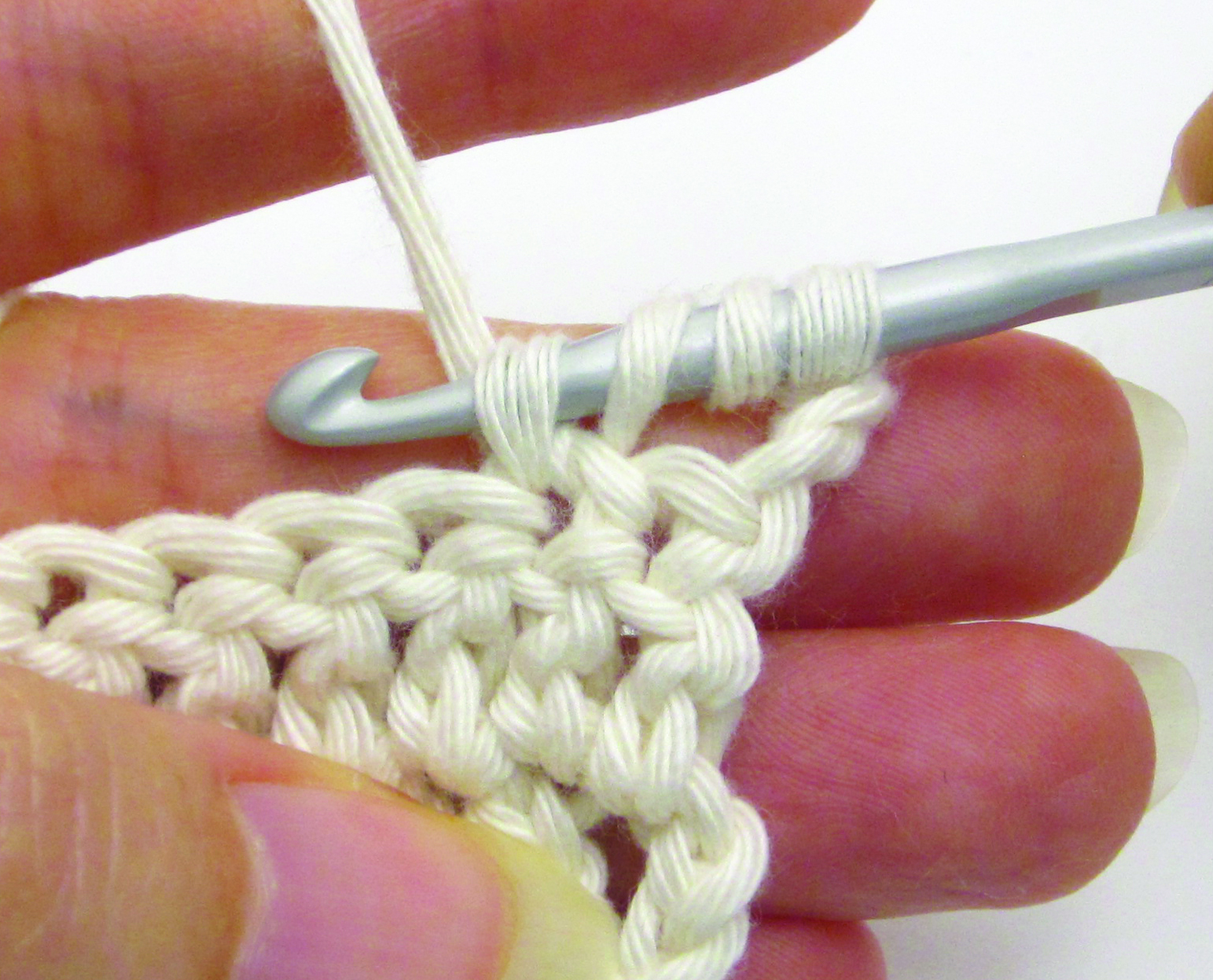 how to crochet half stitches - step 04