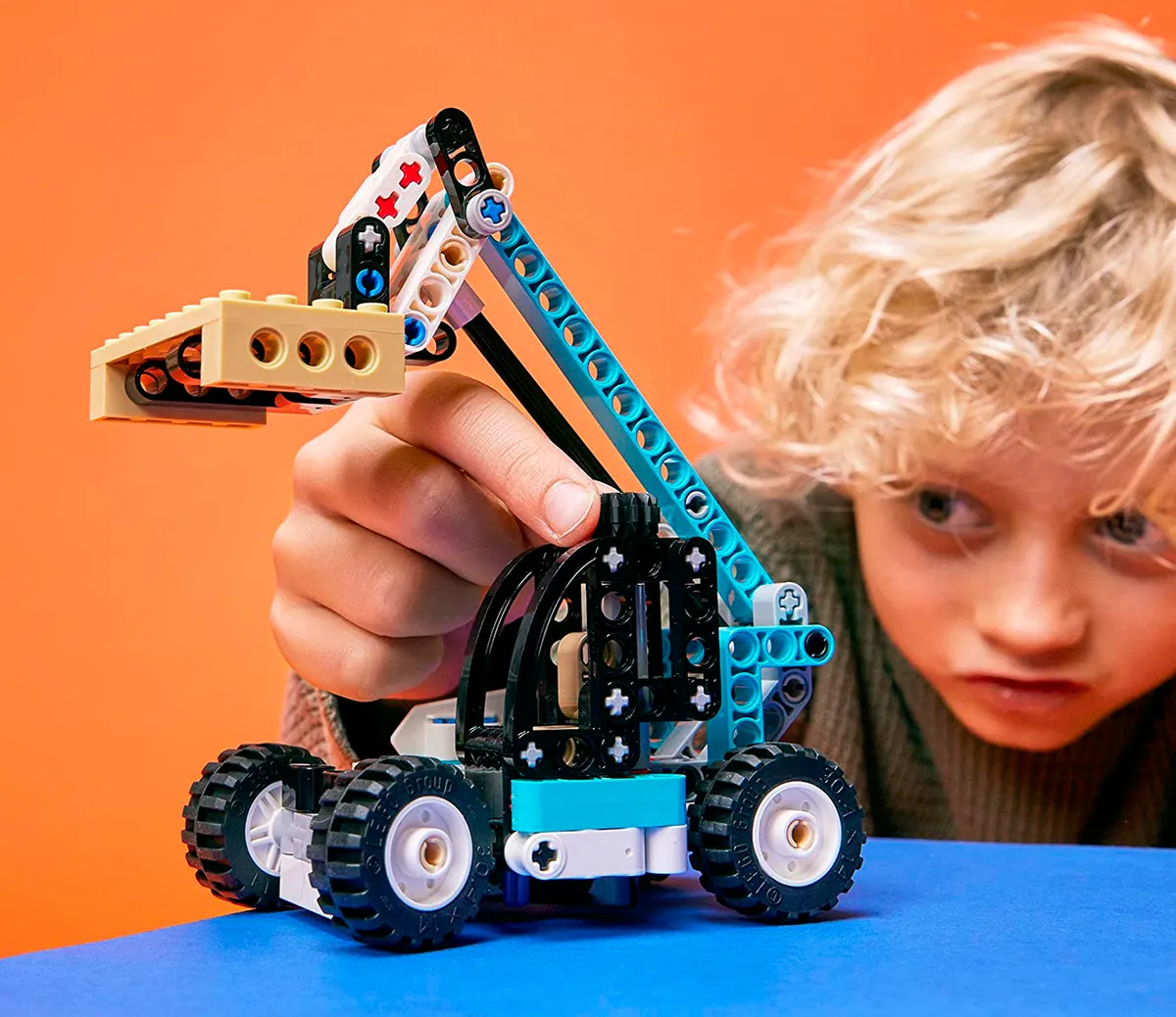 Lego Technic fork lift truck