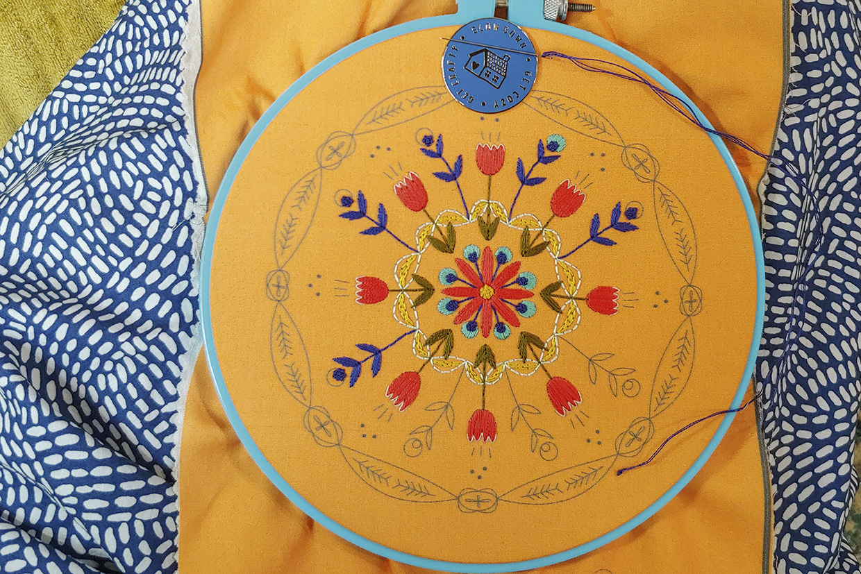 folk art style embroidery step 4