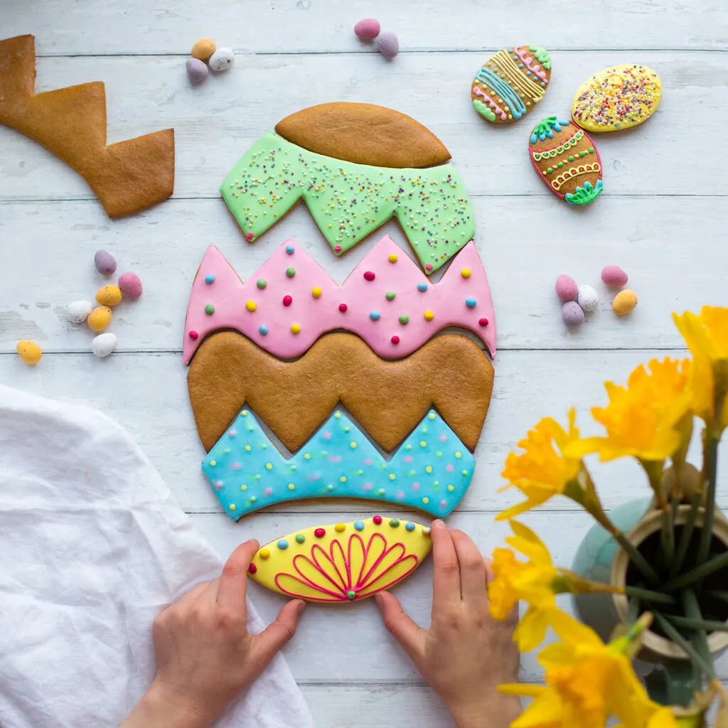 Giant Easter egg puzzle bake and craft kit