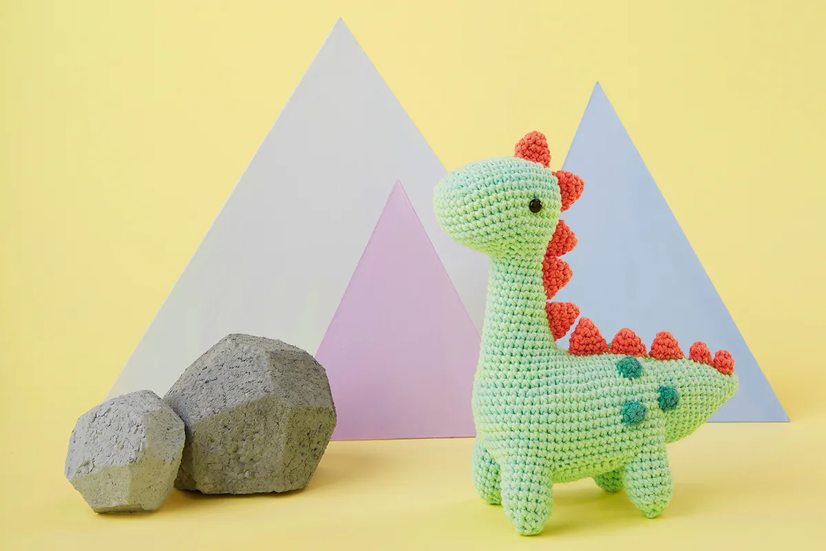 Free crochet dinosaur pattern - main