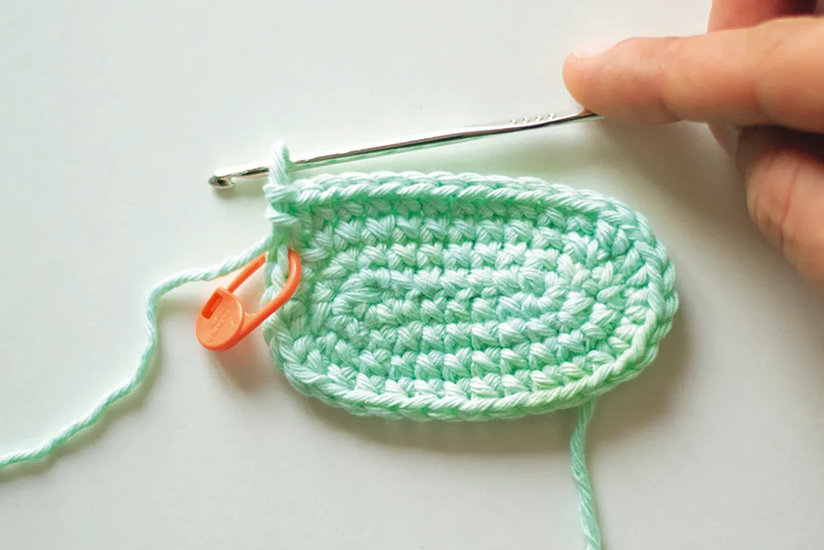 How to crochet a dinosaur - step2