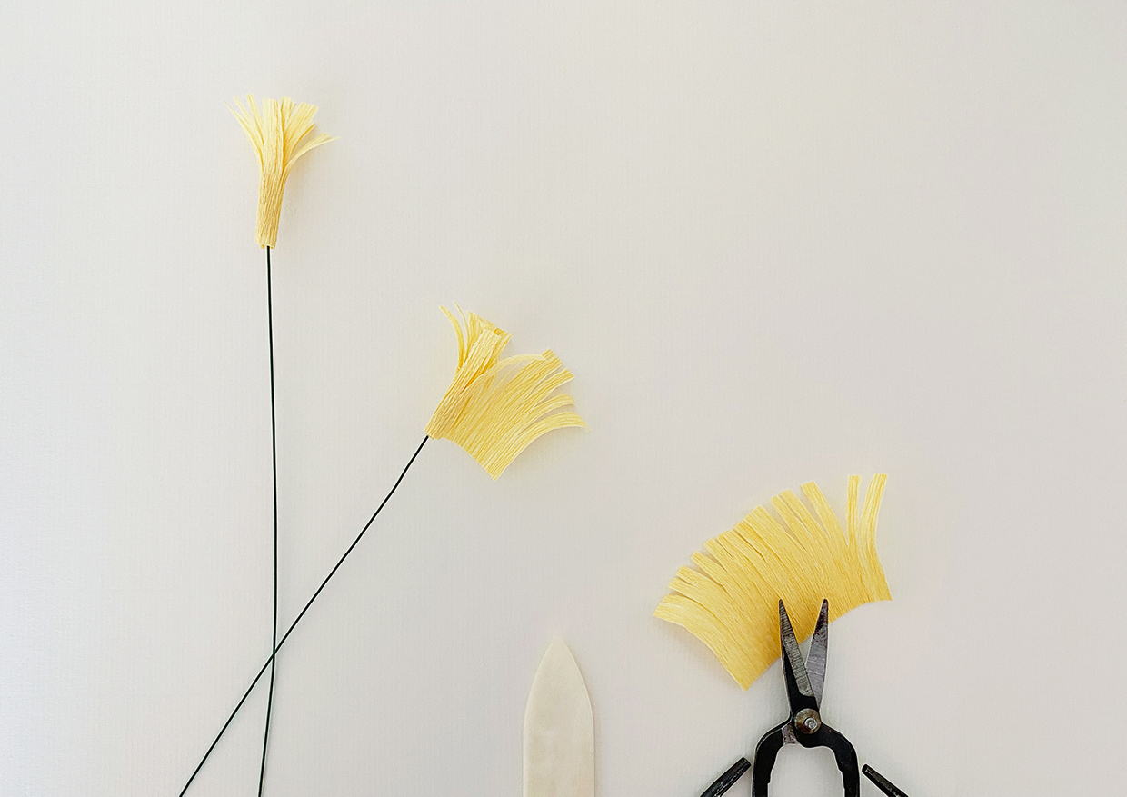 How to make tissue paper flowers step 9