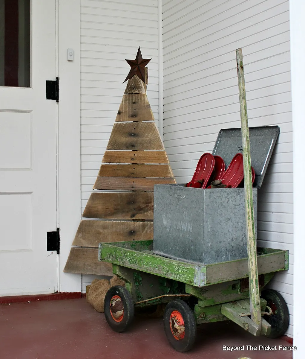 wooden pallet tree diy outdoor christmas decorations