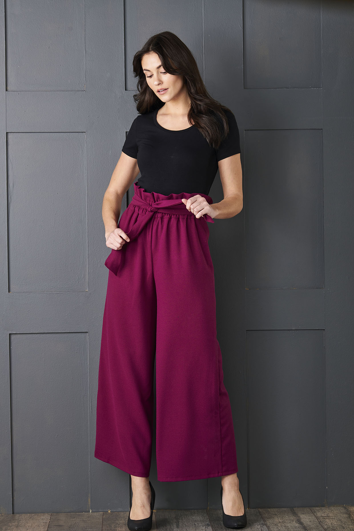 Looking for a high, elastic waist, wide leg pant pattern? : r/sewing
