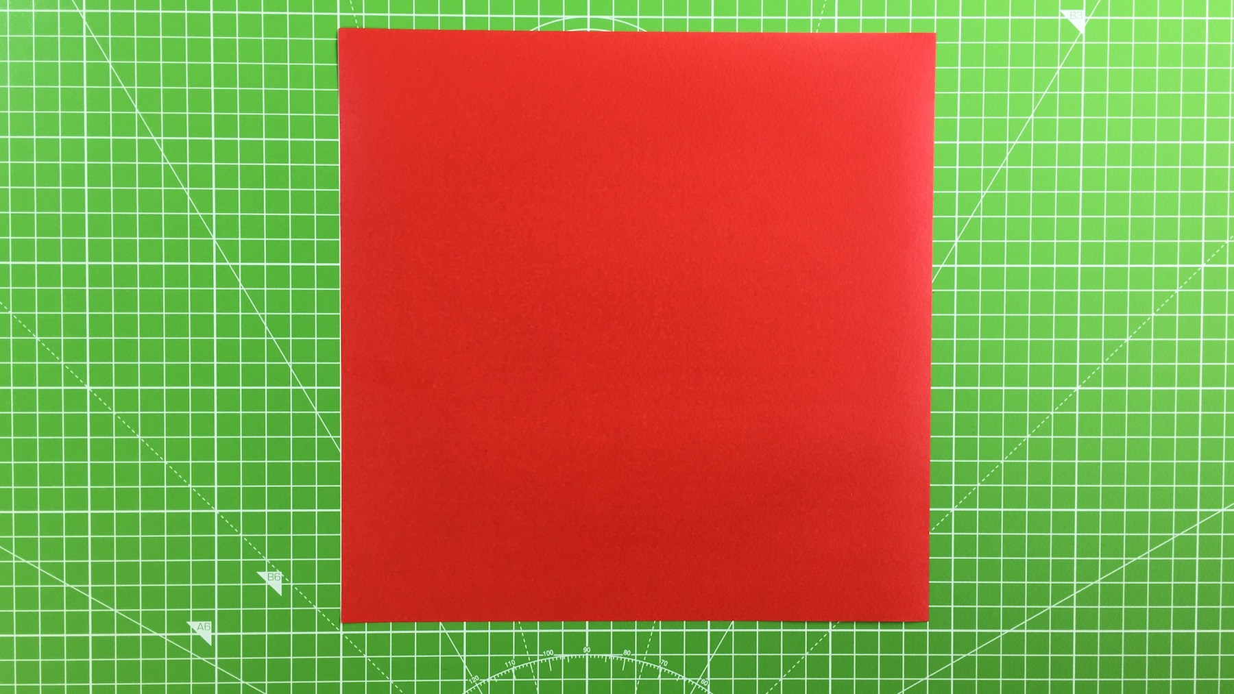 Origami Santa tutorial – how to make an origami Santa, step 1